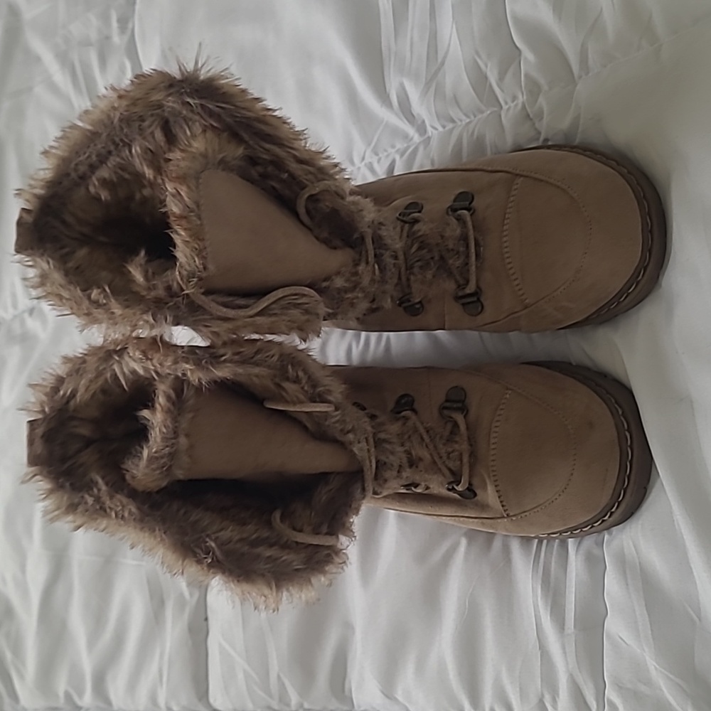 Bass beige faux fur lined boots - size 5.5 - Picture 4 of 14